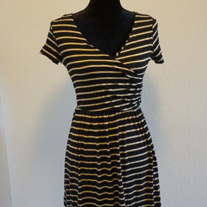 Gilli stripped dress small